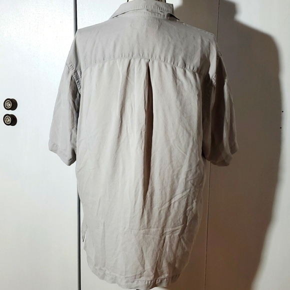 Perry Ellis = Mens Silk Gray Short sleeve pocket dress shirt Sz.Large - Picture 3 of 5